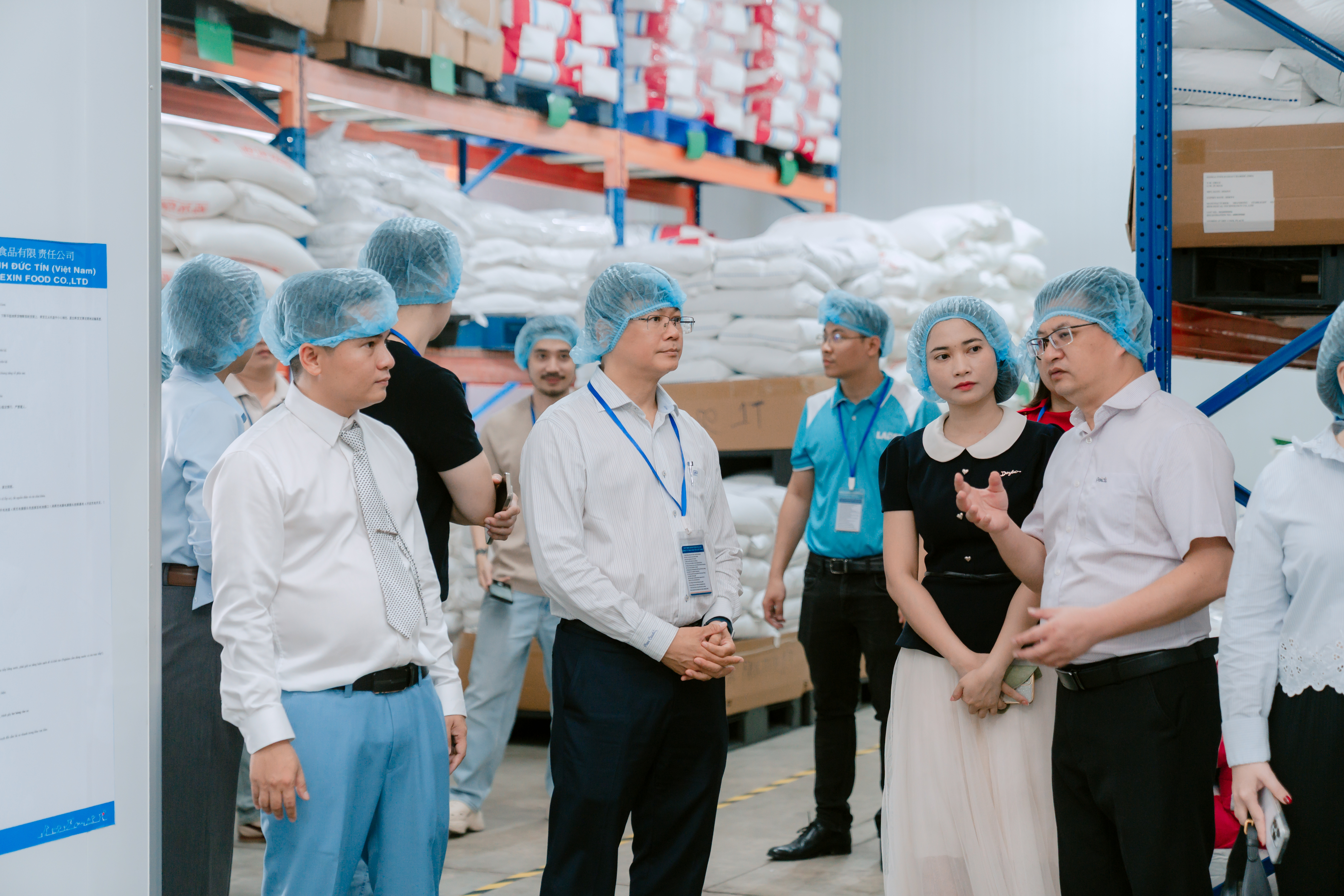 PGS.TS Lê Quang Thông tham quan Nhà máy do LA PET phân phối